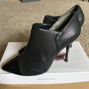 Tory Burch ankle boots size size 9